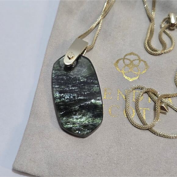 Kendra Scott Inez Adjustable Necklace in Sage Mica? And Gold - Picture 8 of 8